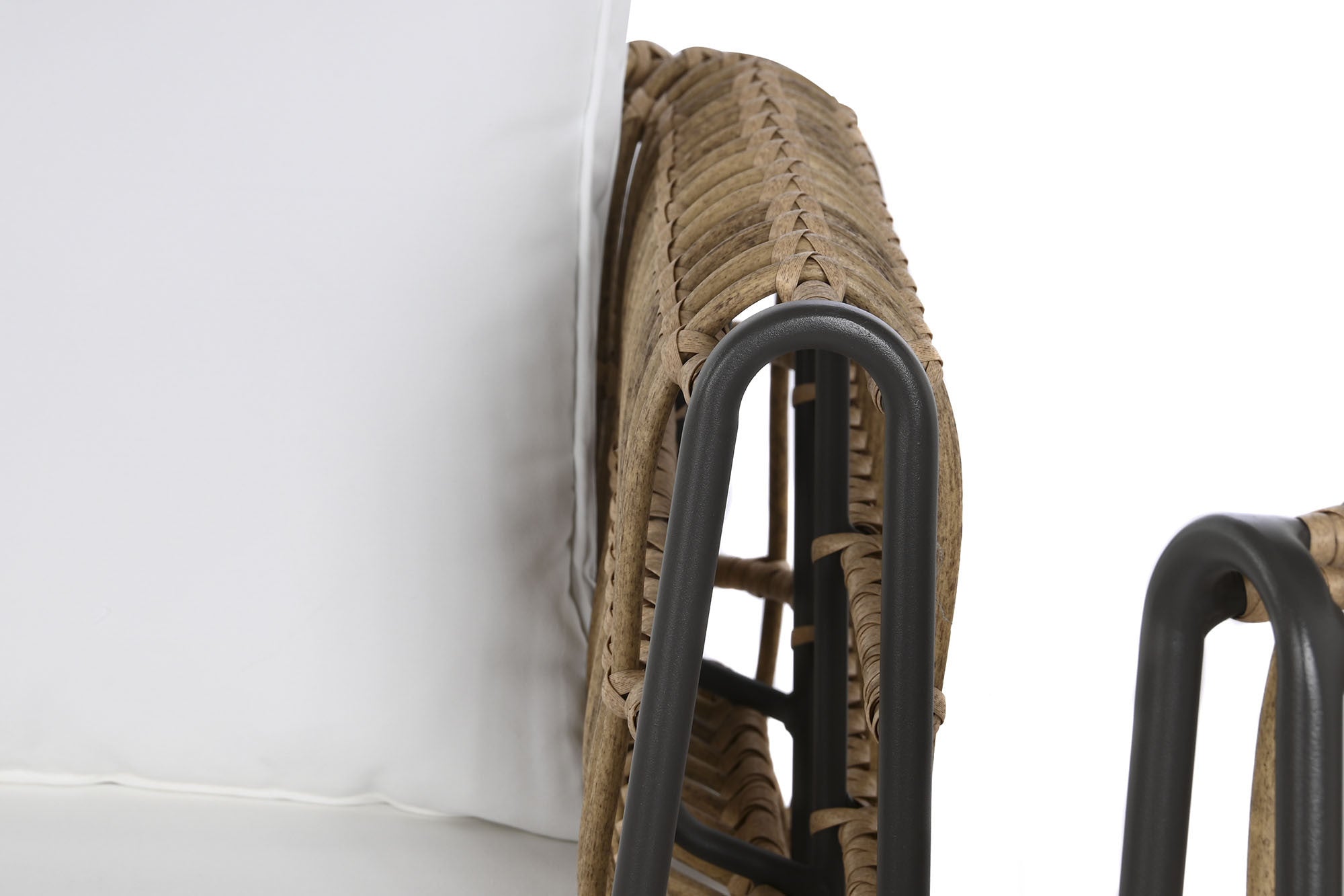 CONJUNTO SILLONES Y MESITAS RATAN