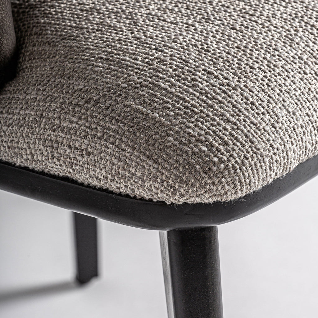 CHAISE LABEGE