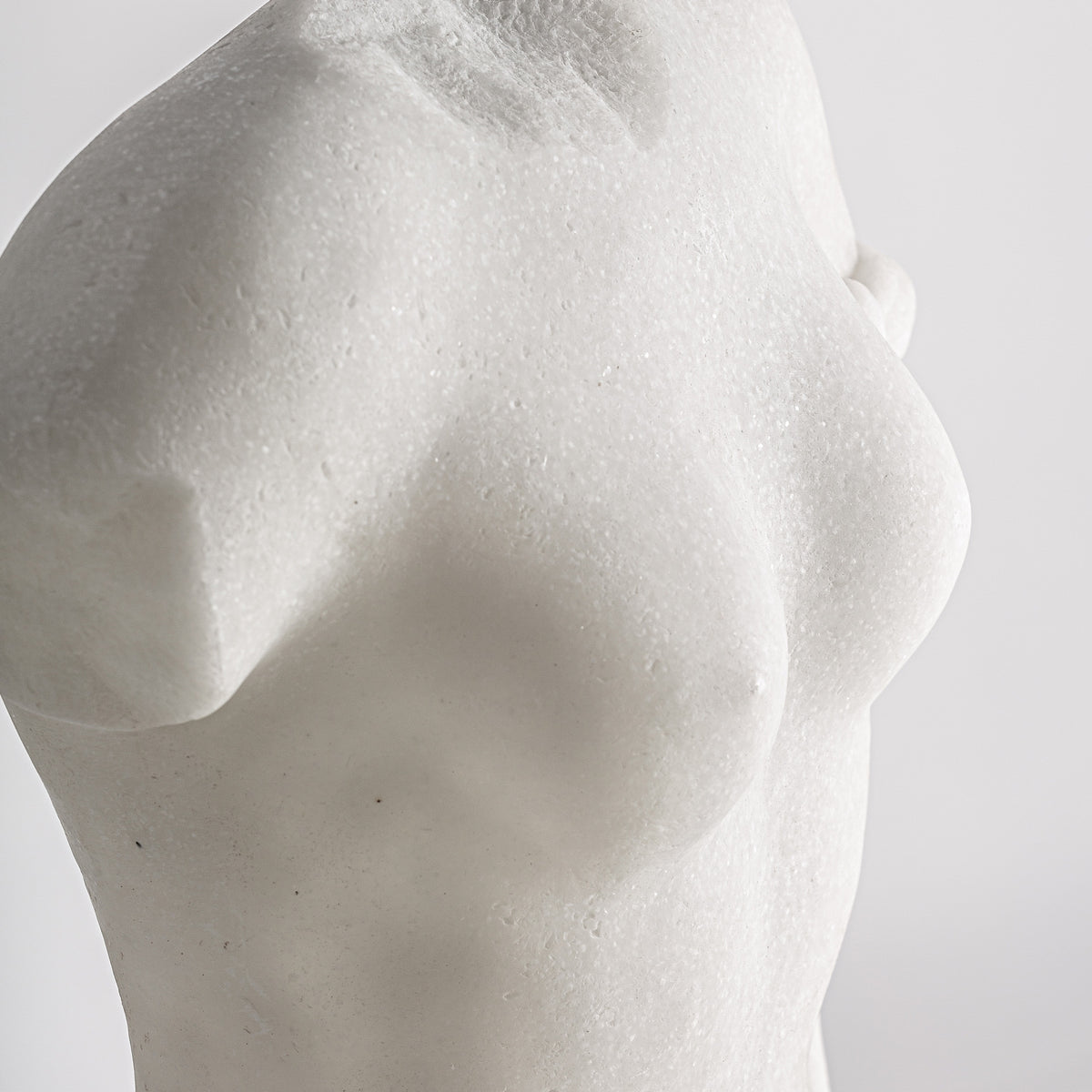 ESCULTURA THAIS