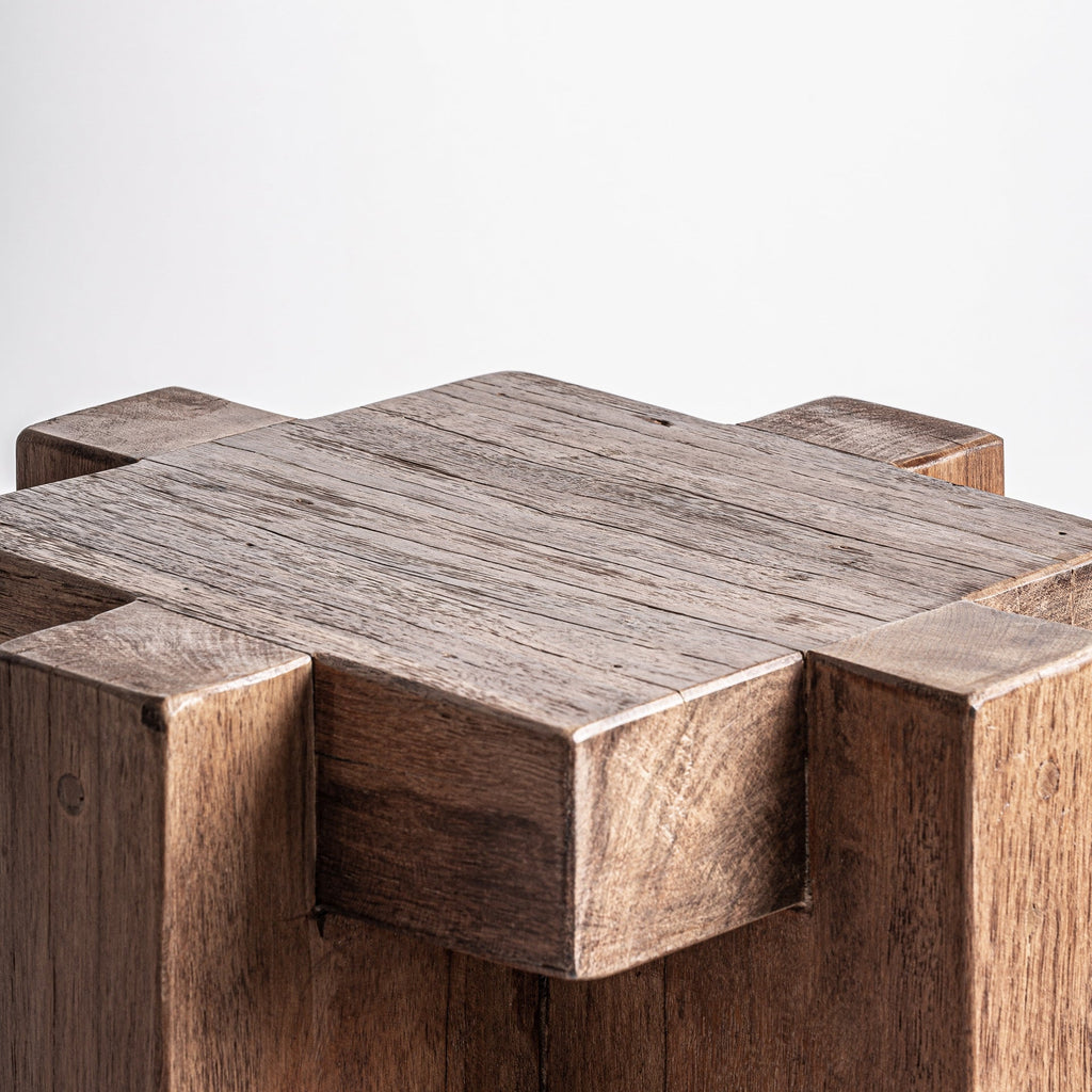 PEANA BRUTALIST